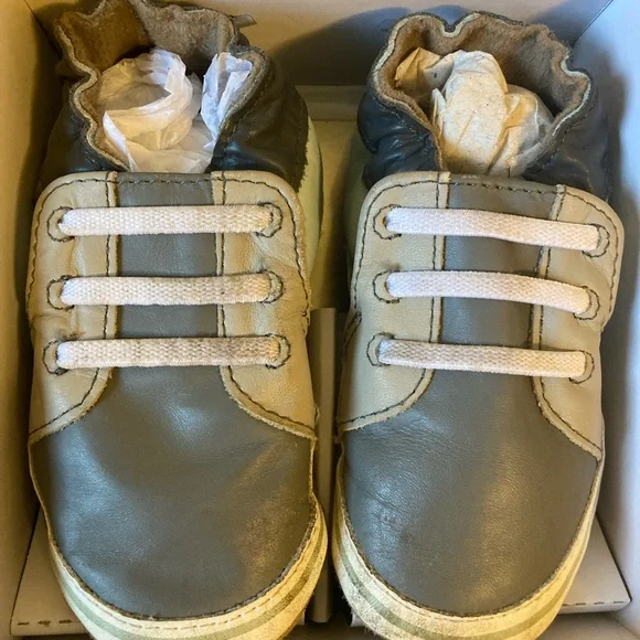 Robeez Gray Shoes Soft Soles - Picture 4 of 6